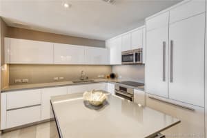88 SW 7th St, Miami, FL 33130, Sold 11/18/21