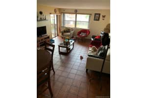 10105 NW 9th St Cir, Miami, FL 33172, Sold 01/14/21