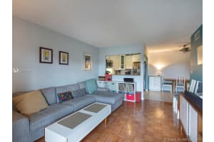 8950 NE 8th Ave, Miami, FL 33138, Sold 12/03/20