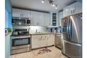 8950 NE 8th Ave, Miami, FL 33138, Sold 12/03/20