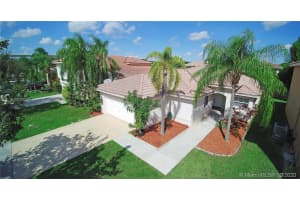 154 Vista Luna Dr, Davie, FL 33325, Sold 11/19/20