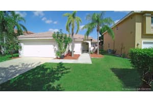 154 Vista Luna Dr, Davie, FL 33325, Sold 11/19/20