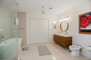 4900 NW 99th Pl, Doral, FL 33178, Sold 12/01/20