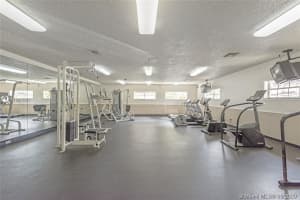 18342 NW 68th Ave, Hialeah, FL 33015, Sold 11/17/20