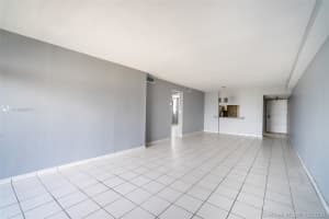 2625 Collins Ave, Miami, FL 33140, Sold 06/22/21