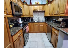 16620 NW 73rd Ct, Hialeah, FL 33014, Sold 11/06/20