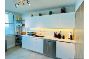 800 Claughton Island Dr, Miami, FL 33131, Sold 12/18/20