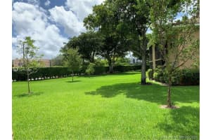 10381 NW 8th St, Pembroke Pines, FL 33026, Sold 01/15/21