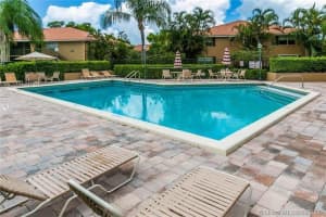 10381 NW 8th St, Pembroke Pines, FL 33026, Sold 01/15/21