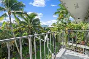 801 W Oakland Park Blvd APT B16, Wilton Manors, FL 33311, Sold 10/30/20