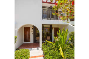 350 Grapetree Dr, Key Biscayne, FL 33149, Sold 02/17/21