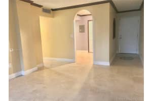 8850 Fontainebleau Blvd, Miami, FL 33172, Sold 10/26/20