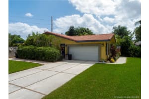 840 E Plantation Cir, Plantation, FL 33324, Sold 12/17/20