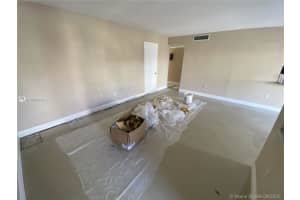 10286 NW 9th St Cir, Miami, FL 33172, Sold 12/30/20