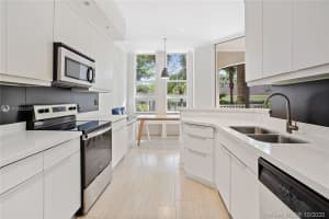 3001 NE 185th St, Aventura, FL 33180, Sold 01/11/21
