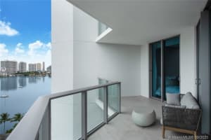 17301 Biscayne Blvd, Aventura, FL 33160, Sold 04/29/22