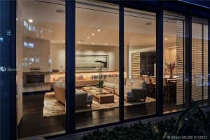800 South Pointe Dr, Miami Beach, FL 33139, Sold 09/08/21