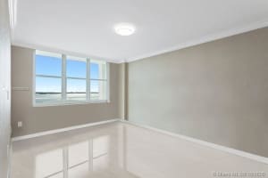 800 Claughton Island Dr, Miami, FL 33131, Sold 04/26/21
