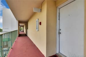 8840 Fontainebleau Blvd, Miami, FL 33172, Sold 03/01/21