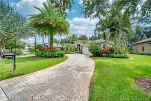 10060 S Lake Vista Cir, Davie, FL 33328, Sold 12/01/20