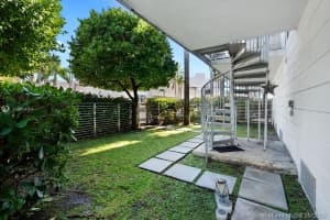 1700 Meridian Ave, Miami Beach, FL 33139, Sold 05/03/21