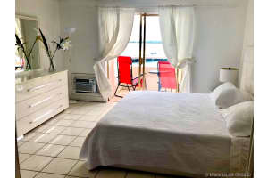 7904 West Dr, North Bay Village, FL 33141, Sold 07/16/21