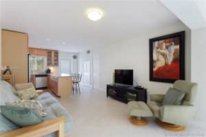 1000 SE 4th St, Fort Lauderdale, FL 33301, Sold 04/29/21