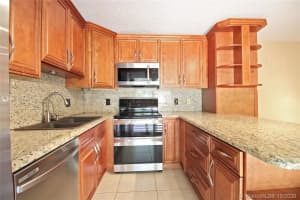 722 NW 98th Way, Plantation, FL 33324, Sold 03/03/21