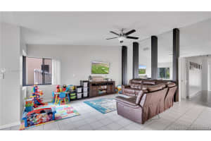 19531 Cypress Ct E, Hialeah, FL 33015, Sold 12/14/20