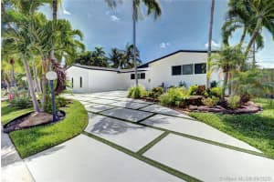 2050 NE 203rd St, Miami, FL 33179, Sold 11/20/20