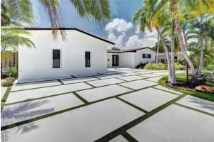 2050 NE 203rd St, Miami, FL 33179, Sold 11/20/20