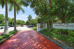 6900 N Kendall Dr APT A208, Pinecrest, FL 33156, Sold 12/31/20
