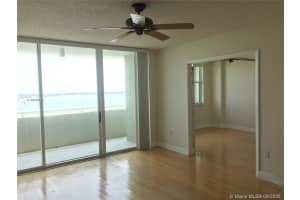 800 Claughton Island Dr, Miami, FL 33131, Sold 10/27/20