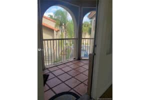8886 SW 3rd St, Pembroke Pines, FL 33025, Sold 03/04/21