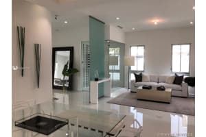 8291 NW 34th St, Doral, FL 33122, Sold 04/13/21