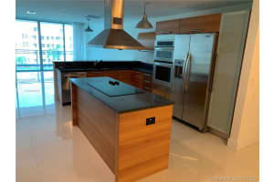 2950 NE 188th St, Miami, FL 33180, Sold 11/23/20
