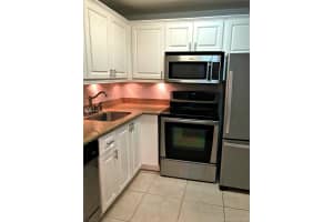 9360 Fontainebleau Blvd, Miami, FL 33172, Sold 10/23/20