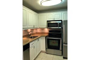 9360 Fontainebleau Blvd, Miami, FL 33172, Sold 10/23/20