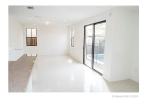 9792 NW 9th St, Miami, FL 33172, Sold 10/01/20