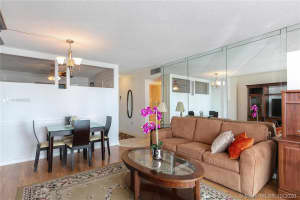 322 Buchanan St, Hollywood, FL 33019, Sold 03/08/21