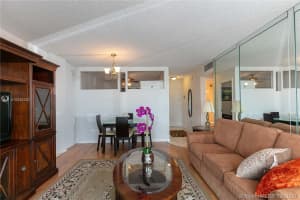 322 Buchanan St, Hollywood, FL 33019, Sold 03/08/21