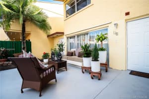 15430 SW 81st Cir Ln, Miami, FL 33193, Sold 10/05/20