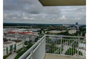 19501 W Country Club Dr, Aventura, FL 33180, Sold 05/13/21