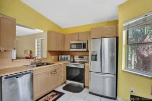 7940 NW 6th St, Pembroke Pines, FL 33024, Sold 12/02/20