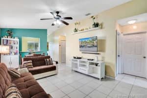 7940 NW 6th St, Pembroke Pines, FL 33024, Sold 12/02/20