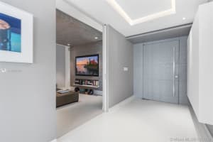 400 Alton Rd, Miami Beach, FL 33139, Sold 03/18/21