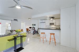 1340 Lincoln Rd, Miami Beach, FL 33139, Sold 12/29/20