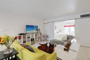 1340 Lincoln Rd, Miami Beach, FL 33139, Sold 12/29/20