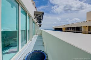 9499 Collins Ave PH 05, Surfside, FL 33154, Sold 01/13/21