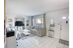 2 Meacham Ln, Tamarac, FL 33319, Sold 12/04/20
